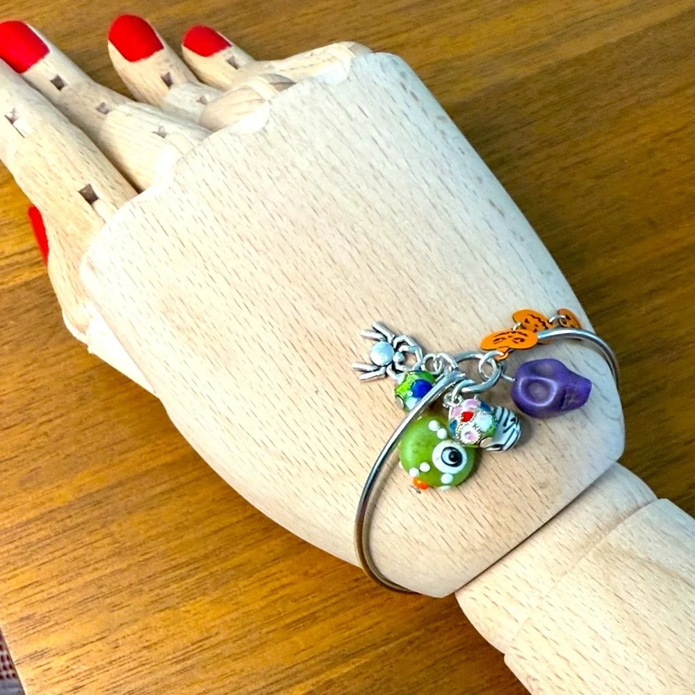 SALE! Cloisonné Halloween Charm Bracelet #13 - Picture 3 of 4